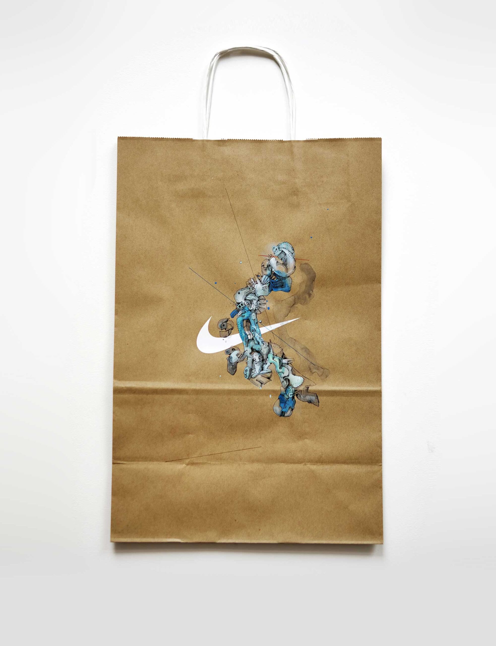 Übermalte Nike-Einkaufstüte aus Papier